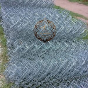 Chainlink fence [ 4.5 inch size by 9 -10-11-12 guage ]