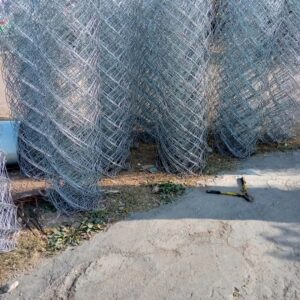 Chainlink fence [ 4.25 inch size by 10-11-12 guage ]